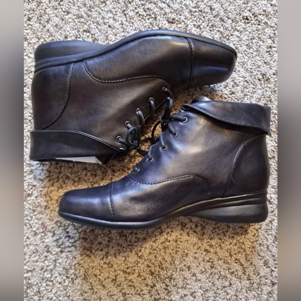 Women's Covington Ezra Black Ankle Boots Size 6 Medium New In Box